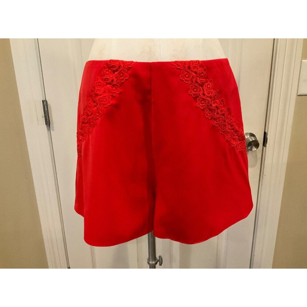 NBD x NAVEN Red Floral Appliqué Zip-Up Short Shorts, Size M